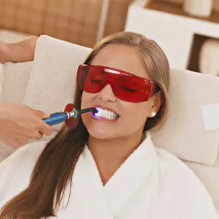 /img/30598-teeth-whitening-procedure.webp
